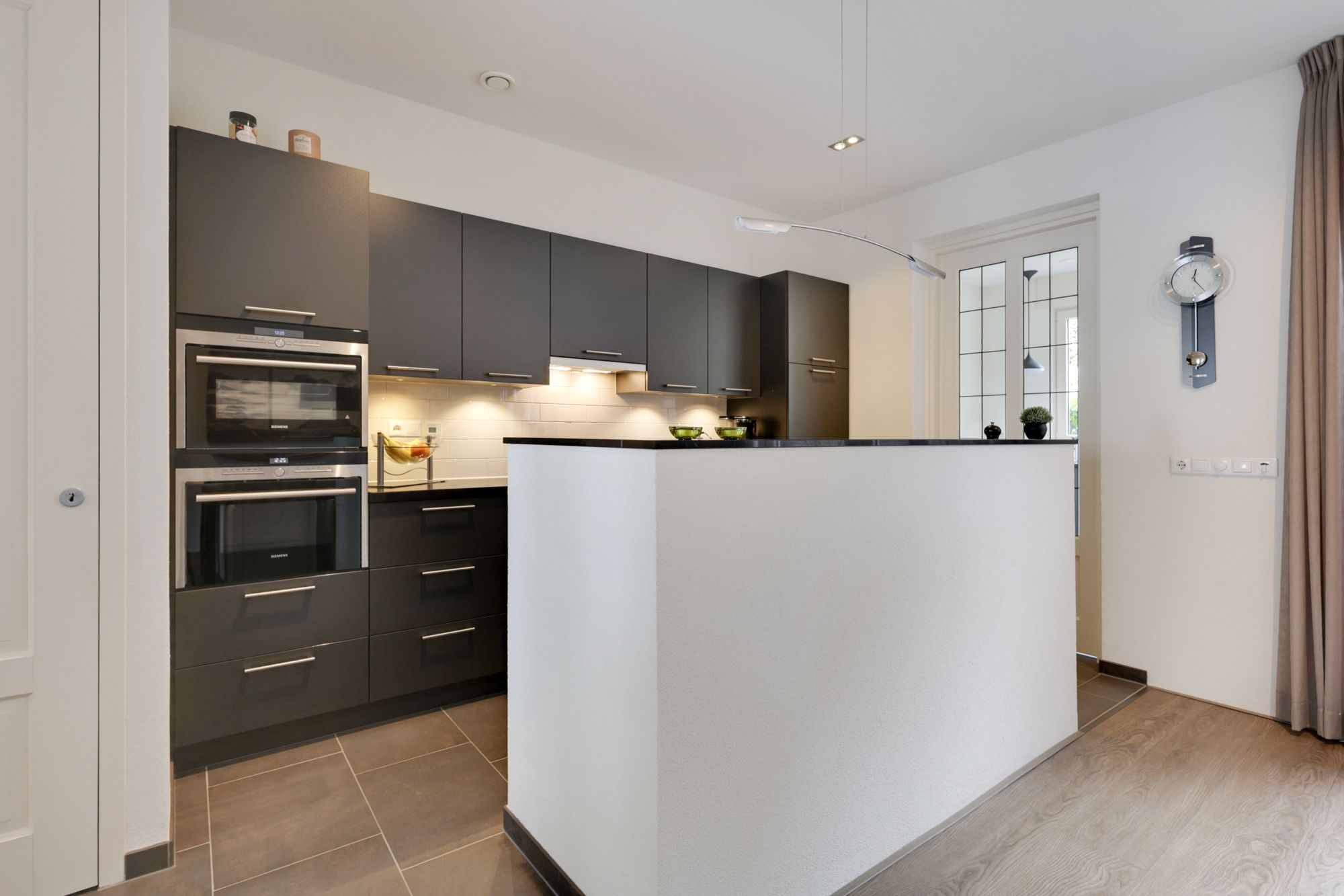 Photo 15 of Norman Belvealstraat 22