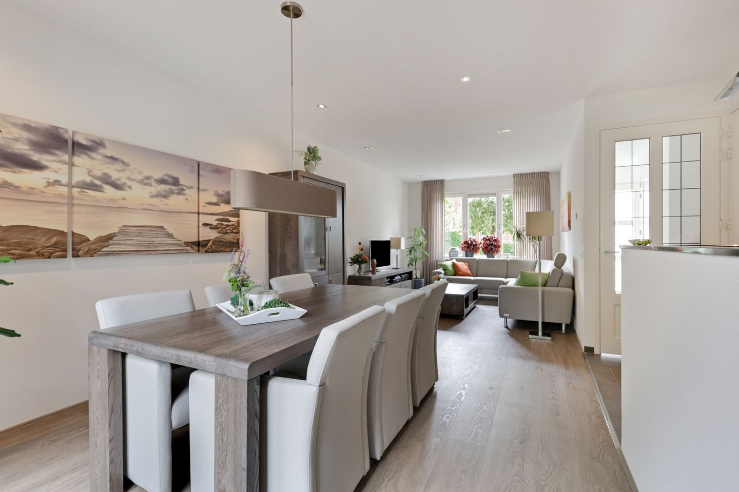 Photo 19 of Norman Belvealstraat 22