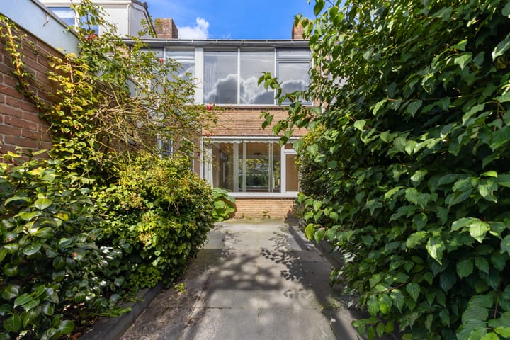 Tussenwoning te koop: Irenestraat 38, Heinenoord