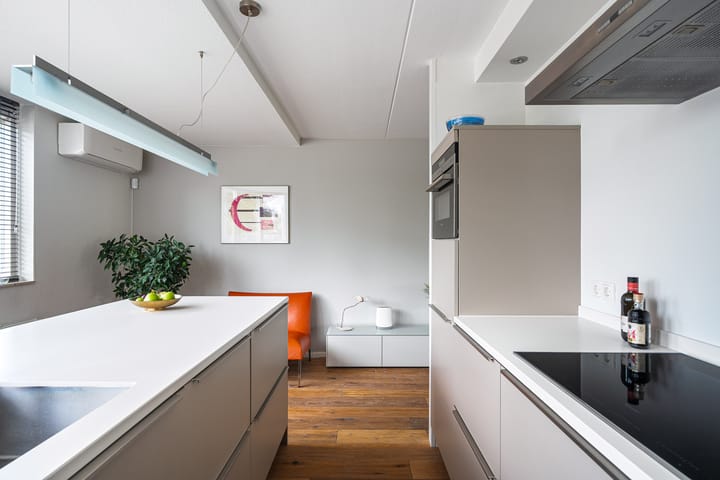 Vrijstaande woning te koop: Uilenburgstate 37, Leeuwarden