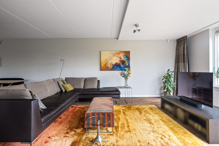 Vrijstaande woning te koop: Uilenburgstate 37, Leeuwarden