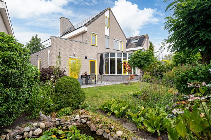 Vrijstaande woning te koop: Uilenburgstate 37, Leeuwarden