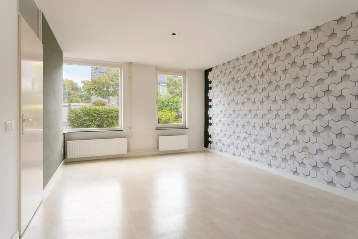 Tussenwoning te koop: Yersekeroord 22, Bergen Op Zoom