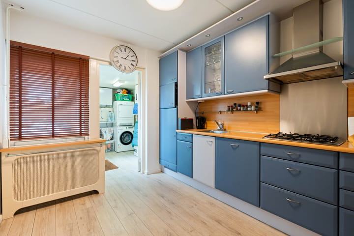 Tussenwoning te koop: Saeftinge 156, Haarlem