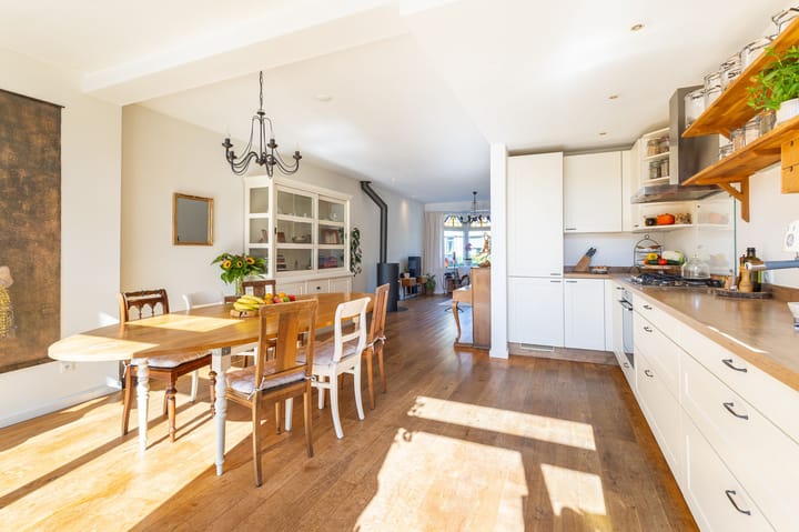 Tussenwoning te koop: Meerlaan 102, Hillegom