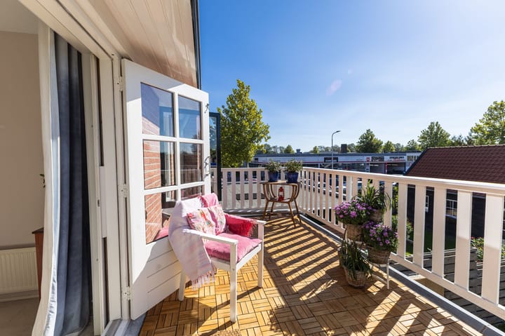 Tussenwoning te koop: Meerlaan 102, Hillegom