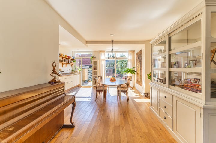 Tussenwoning te koop: Meerlaan 102, Hillegom