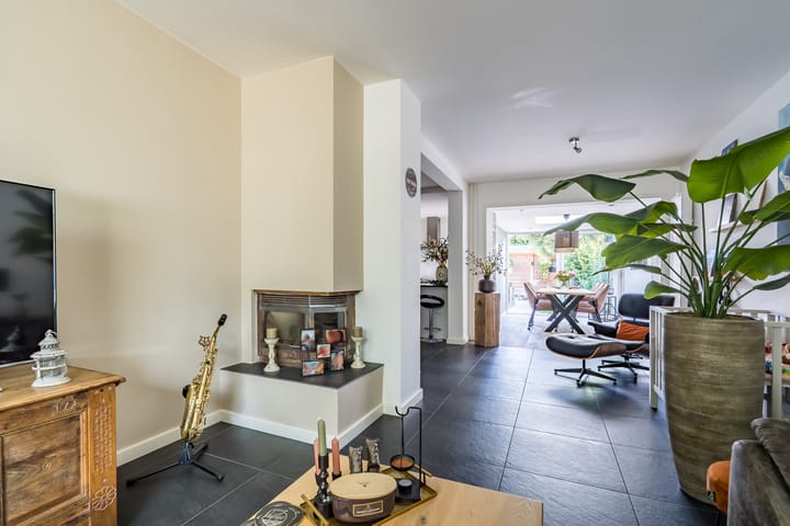 Tussenwoning te koop: dahliastraat 15, Weert