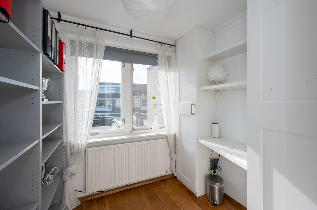 Photo 22 of Prins Hendrikstraat 73-A