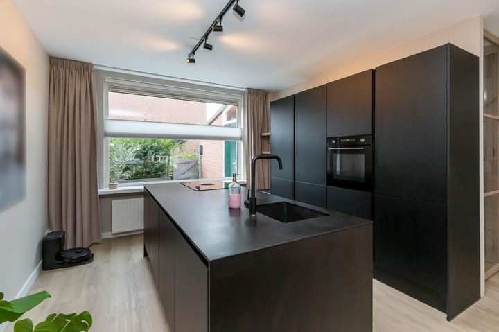 Tussenwoning te koop: Biezenmeent 51, Hilversum