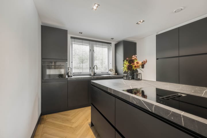 Tussenwoning te koop: Capricciolaan 29, Nieuw-Vennep