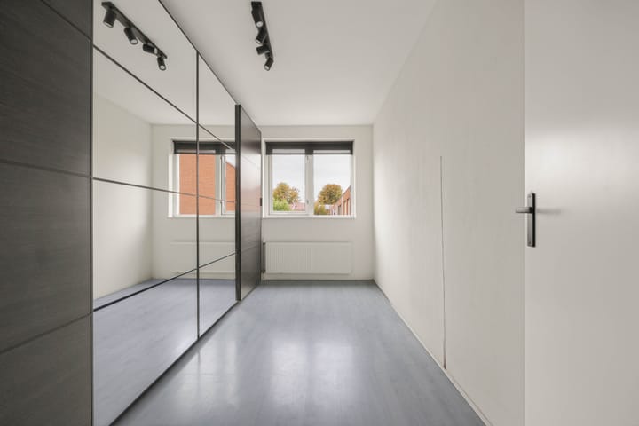 Tussenwoning te koop: Capricciolaan 29, Nieuw-Vennep