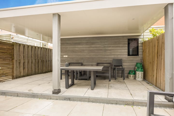 Tussenwoning te koop: Capricciolaan 29, Nieuw-Vennep