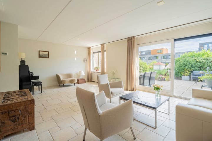 Hoekwoning te koop: C.F. Kuijken-van der Eijndetuin 11, Heerhugowaard
