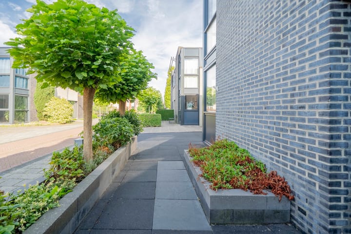 Hoekwoning te koop: C.F. Kuijken-van der Eijndetuin 11, Heerhugowaard