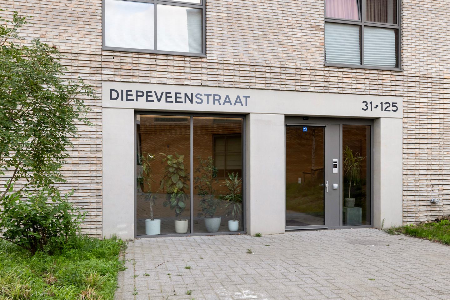 Photo 5 of Diepeveenstraat 37