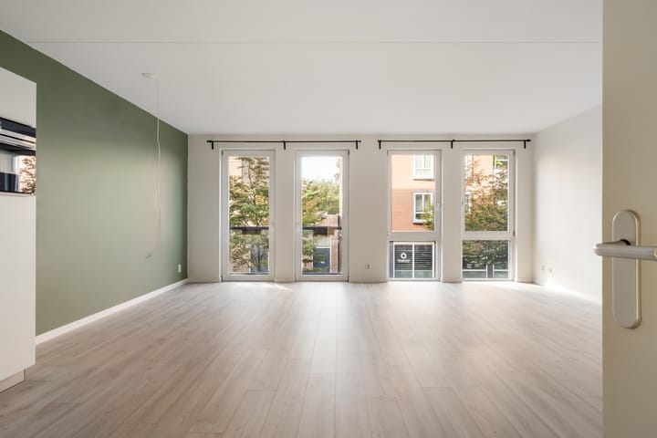 Appartement te koop: Meerten Verhoffstraat 10B2, Breda