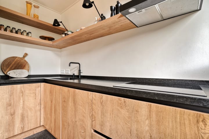 Tussenwoning te koop: De Genestetstraat 38, Zwolle
