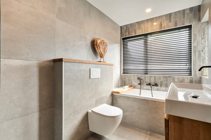 Tussenwoning te koop: De Genestetstraat 38, Zwolle