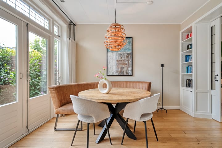 Tussenwoning te koop: De Genestetstraat 38, Zwolle