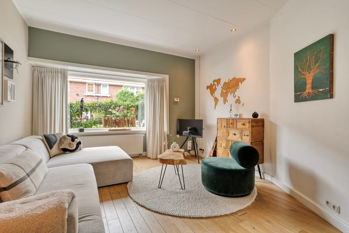 Tussenwoning te koop: De Genestetstraat 38, Zwolle