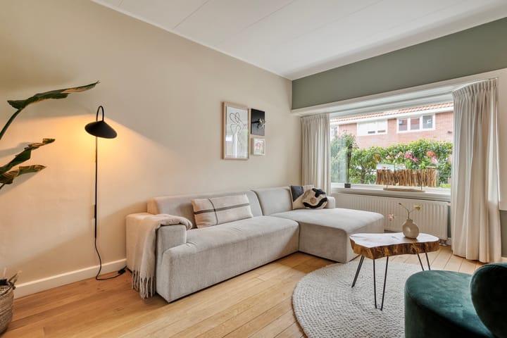 Tussenwoning te koop: De Genestetstraat 38, Zwolle