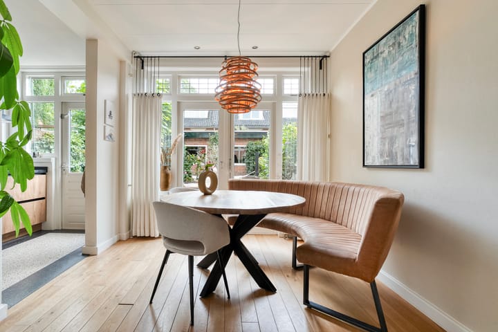 Tussenwoning te koop: De Genestetstraat 38, Zwolle