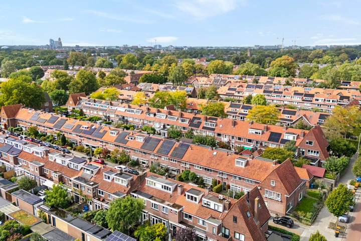 Tussenwoning te koop: De Genestetstraat 38, Zwolle