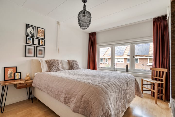 Tussenwoning te koop: De Genestetstraat 38, Zwolle
