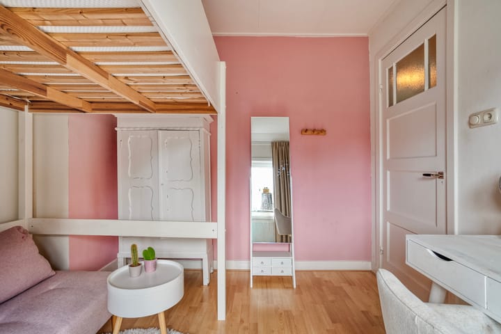 Tussenwoning te koop: De Genestetstraat 38, Zwolle