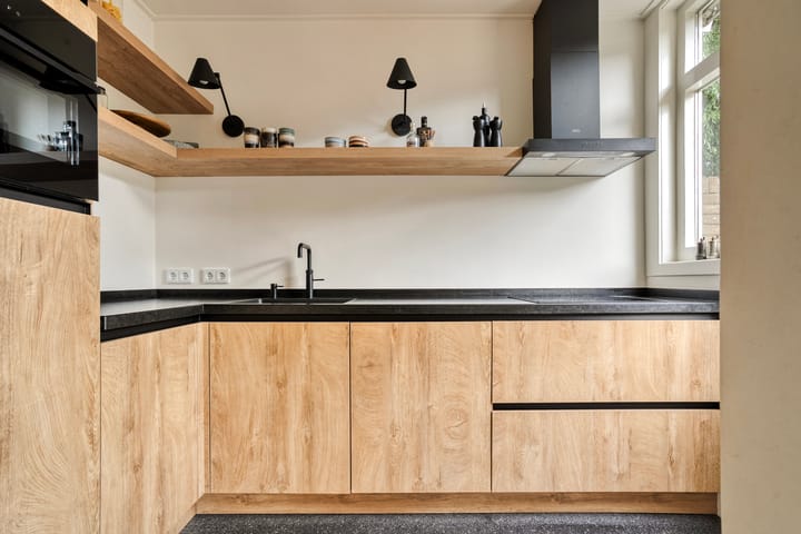 Tussenwoning te koop: De Genestetstraat 38, Zwolle