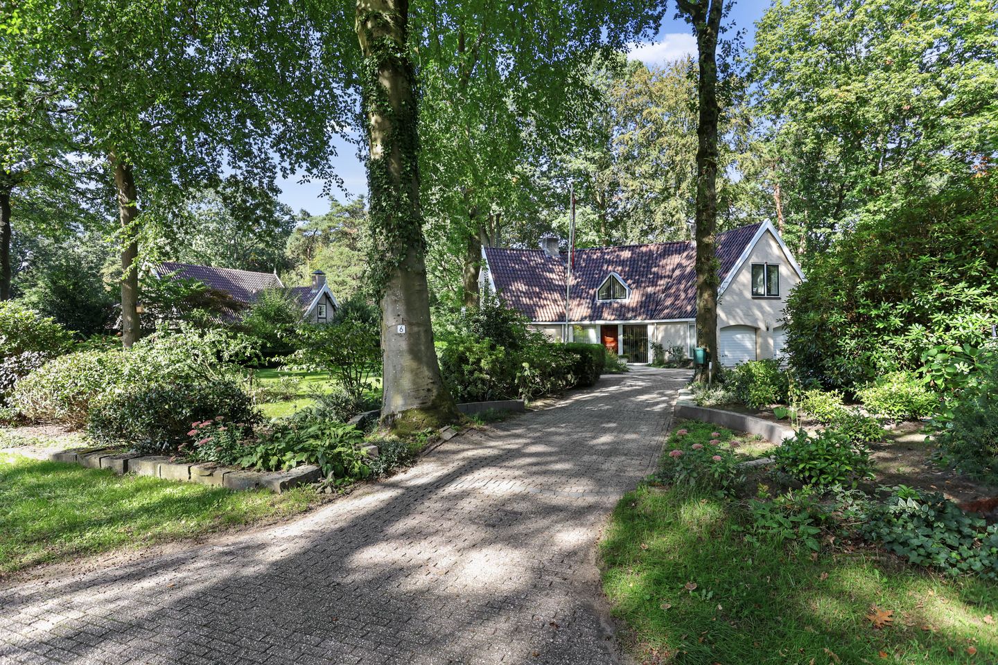 Photo 5 of Koninginnelaan 6
