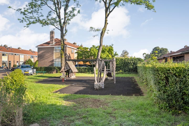 Tussenwoning te koop: Burgemeester Mackaystraat 3, Meppel