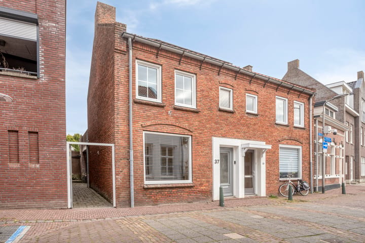 Hoekwoning te koop: Berenstraat 37, Steenbergen (Nb)