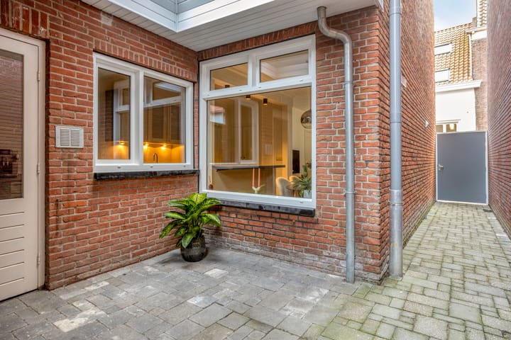 Hoekwoning te koop: Berenstraat 37, Steenbergen (Nb)