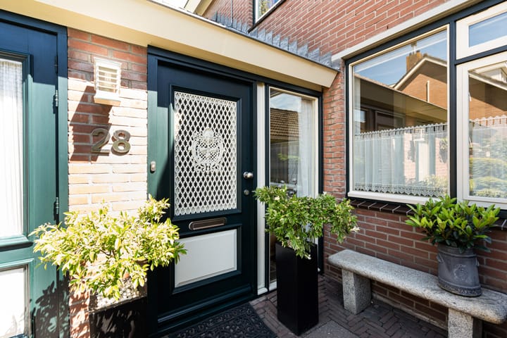 Tussenwoning te koop: Geesterwijk 28, Pijnacker