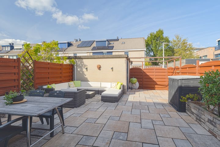 Hoekwoning te koop: Mazurkastraat 1, Barendrecht