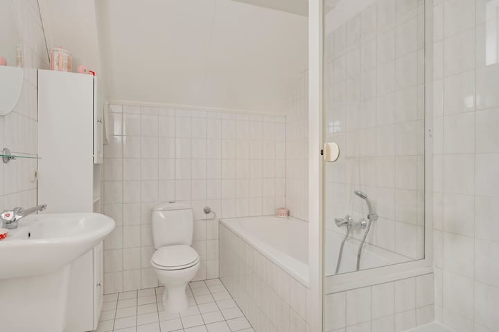Tussenwoning te koop: Schachtstraat 22, Geleen