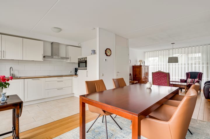 Tussenwoning te koop: Schachtstraat 22, Geleen