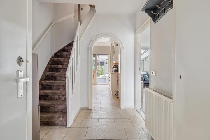 Tussenwoning te koop: Otterring 72, Breda
