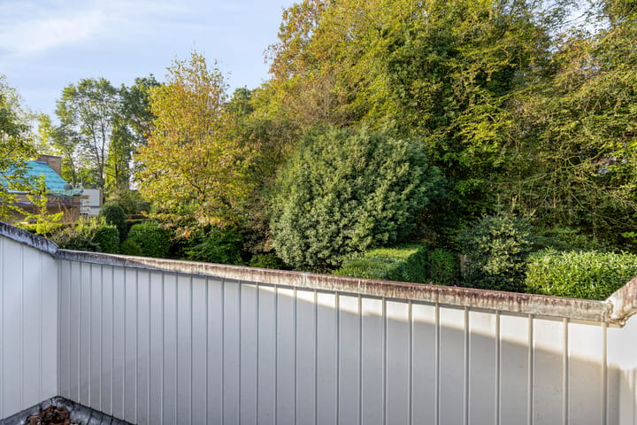 Twee-onder-één-kap te koop: Zwanenzetel 6, Roermond