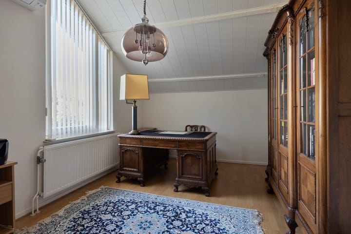 Twee-onder-één-kap te koop: Zwanenzetel 6, Roermond