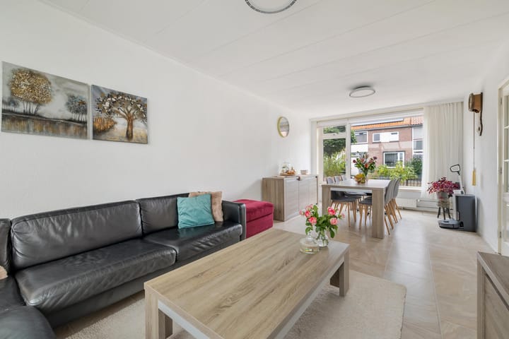 Tussenwoning te koop: Otterring 72, Breda