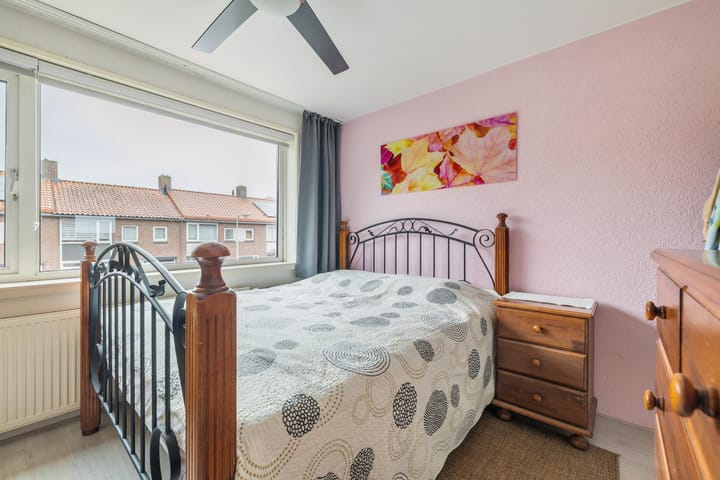 Tussenwoning te koop: Otterring 72, Breda