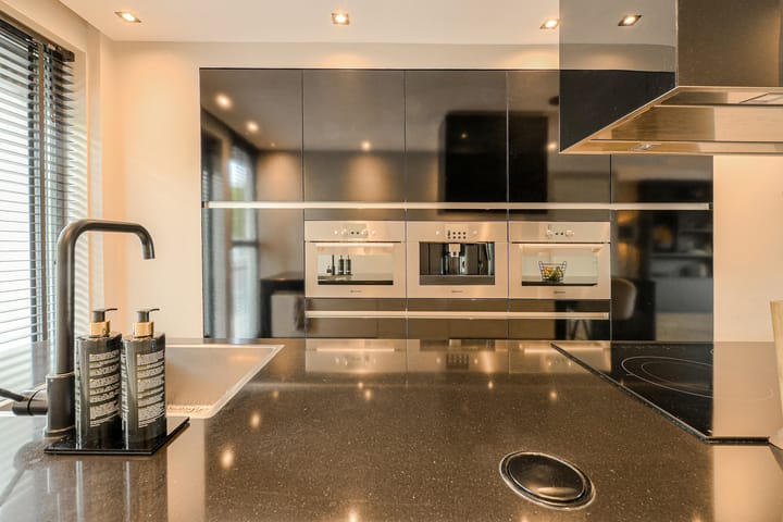 Tussenwoning te koop: Van Oldeneellaan 73, Oosterhout (Nb)