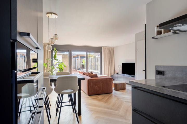 Tussenwoning te koop: Burgemeester de Kortesingel 14, Scherpenzeel (Ge)