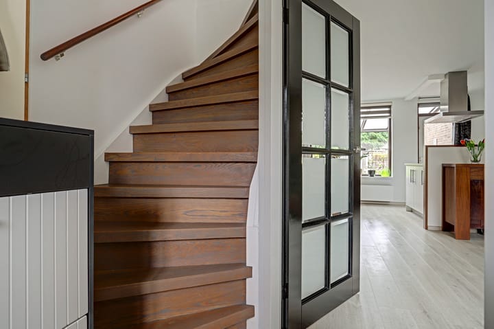 Tussenwoning te koop: Aletta Jacobs-erf 364, Dordrecht