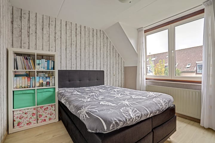 Tussenwoning te koop: Aletta Jacobs-erf 364, Dordrecht