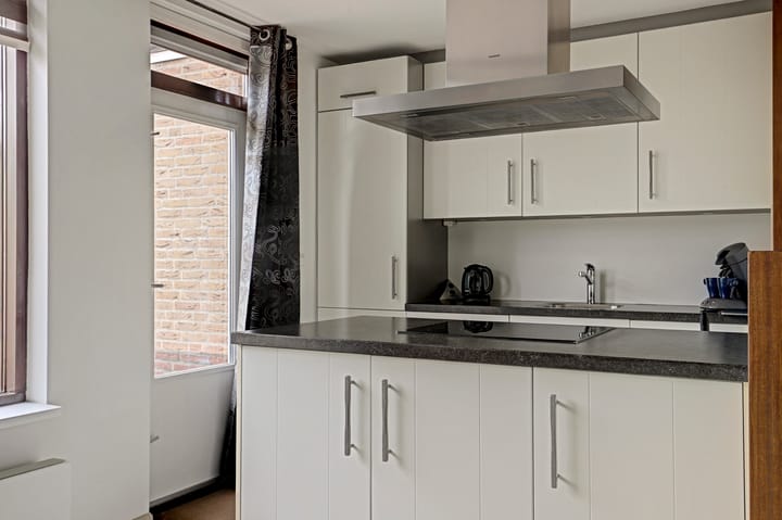 Tussenwoning te koop: Aletta Jacobs-erf 364, Dordrecht