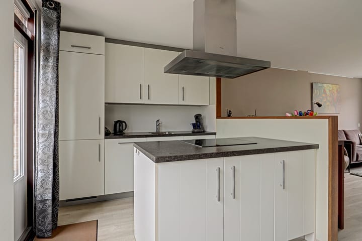 Tussenwoning te koop: Aletta Jacobs-erf 364, Dordrecht